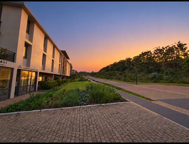2 BEDROOM APARTMENT TO LET IN BALLITO CENTRAL